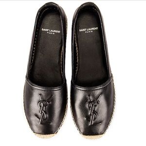 perfect for summer. Lightly worn. I have wide feet and they are a bit too tight